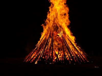 Litha: la festividad de origen pagano vinculada al fuego